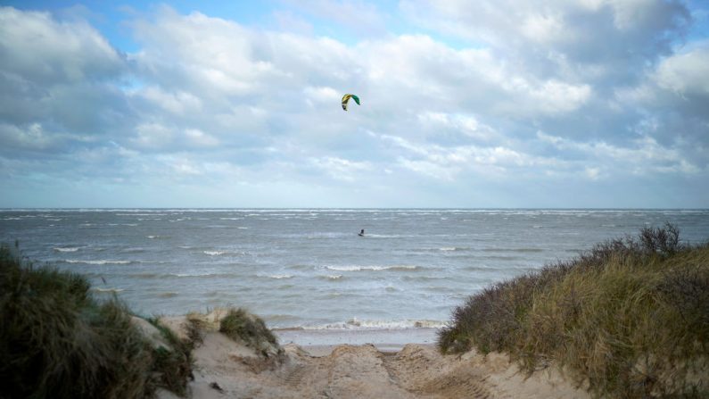 Une plage à Calais, sur la Manche (Crédit photo Christopher Furlong/Getty Images)