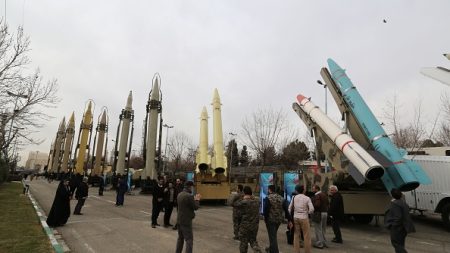 L’Iran présente deux nouveaux missiles de portée augmentée