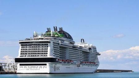 Le premier grand navire de croisière reprend la mer en Méditerranée