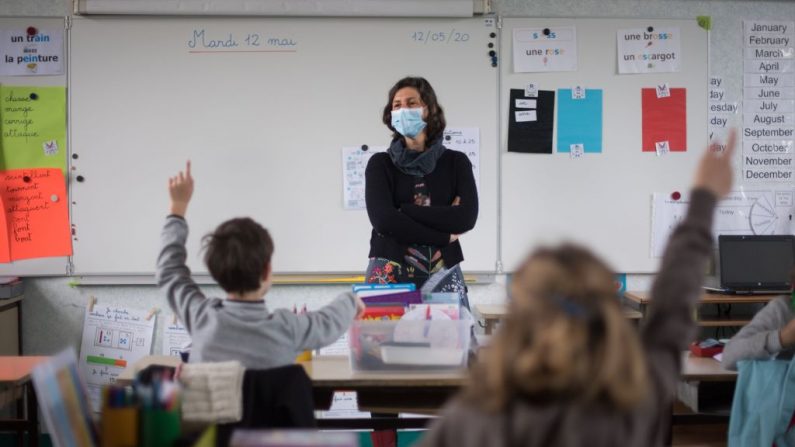 Reprise de la classe en mai 2020 sur l'île de Groix, Morbihan. (Photo by LOIC VENANCE/AFP via Getty Images)