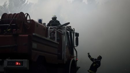 Environ 5.000 tonnes de déchets verts incendiés près de Bourges