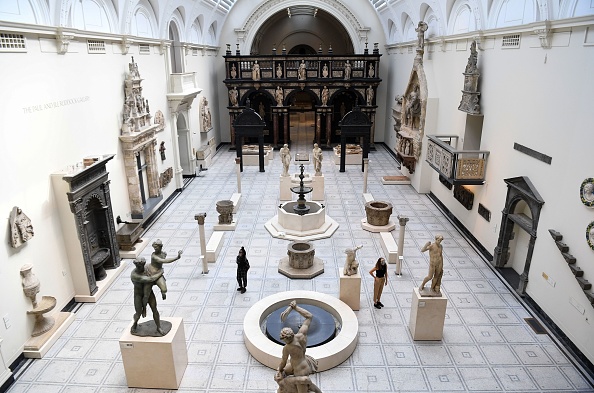 -La galerie Paul et Jill Ruddock, au musée Victoria and Albert à Londres le 4 août 2020, alors que le musée se prépare à rouvrir au public le 6 août. Photo par DANIEL LEAL-OLIVAS / AFP via Getty Images.