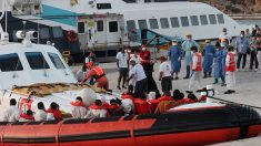 Italie : face à l’arrivée massive de migrants, le maire de Lampedusa appelle à la grève