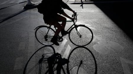 Paris : un cycliste décède après avoir été percuté par un automobiliste fuyant la police