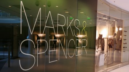 Victimes du coronavirus, les magasins Marks and Spencer suppriment 7.000 emplois