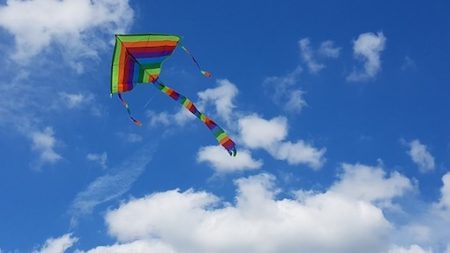 VIDEO : un cerf-volant accroche une fillette et l’emporte à une dizaine de mètres du sol