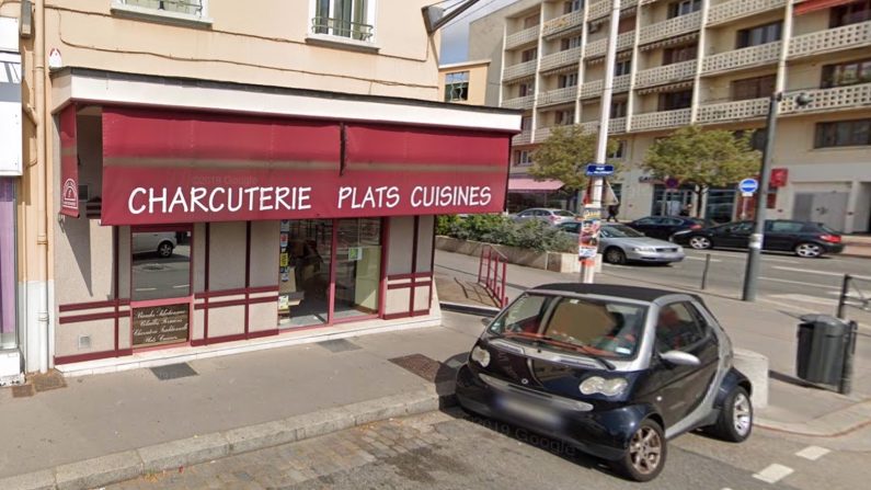 Les voyous n’ont pas hésité à menacer les employés de l'enseigne de la rue Paul Santy auxquels ils « reprochaient de vendre du porc », avant de vider le contenu d’une bombe lacrymogène à l’intérieur du magasin. Crédit : Google Maps. 