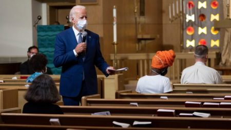 Joe Biden affirme qu’un homme d’origine africaine, et non un « Blanc nommé Edison », a inventé l’ampoule électrique