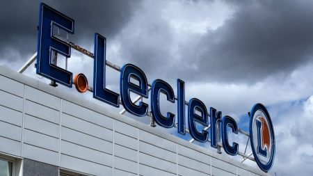 Leclerc : le magasin refuse de laisser entrer un client autiste de 19 ans pour non-port du masque, la direction présente ses excuses