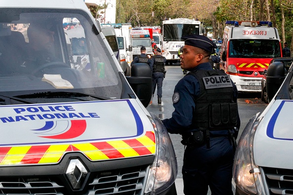 Un homme âgé de 27 ans a été grièvement blessé vendredi soir devant le commissariat de Sarcelles (Val-d'Oise) à coup de machette par un individu qui a pris la fuite. (Photo GEOFFROY VAN DER HASSELT/AFP via Getty Images)