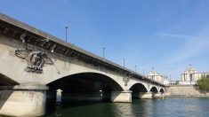 Une voiture tombe dans la Seine à Paris, trois jeunes en arrêt cardiaque