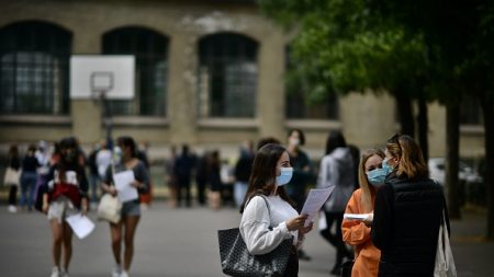 Vidéo – Italie : un professeur gifle son élève qui refuse de porter le masque en classe