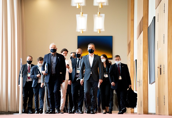 Josep Borrell, ministre des Affaires étrangères de l'UE, se rend à une conférence de presse après des discussions entre les ministres des Affaires étrangères de l'UE au ministère des Affaires étrangères de Berlin le 28 août 2020 à Berlin, en Allemagne. (Photo : Kay Nietfeld - Pool / Getty Images)