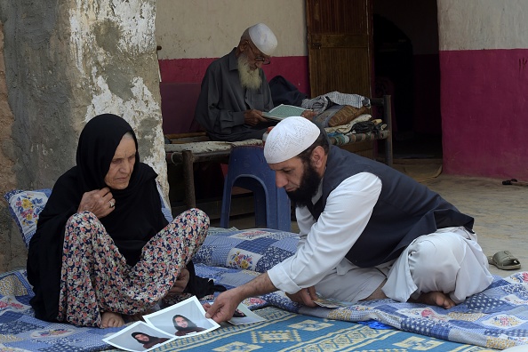 -Des centaines de prisonniers, dont de hauts dirigeants talibans, ont été libérés du célèbre centre de détention militaire américain, mais Asadullah Haroon, qui n'a jamais été inculpé d'un crime, y demeure, le 25 septembre 2020. Photo par Abdul Majeed / AFP via Getty Images.