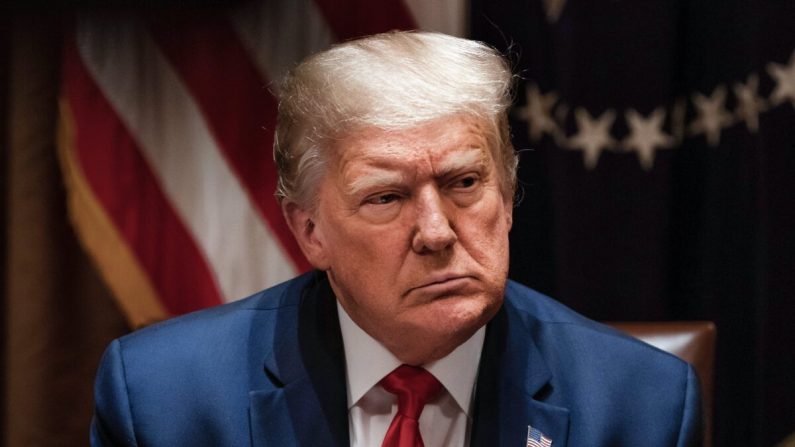 Le président américain Donald Trump dans la salle du cabinet de la Maison-Blanche le 31 juillet 2020. (Anna Moneymaker-Pool/Getty Images)