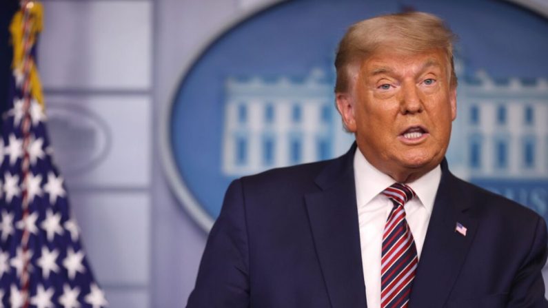 Le président Donald Trump s'exprime dans la salle de briefing de la Maison Blanche à Washington le 5 novembre 2020. (Chip Somodevilla/Getty Images)