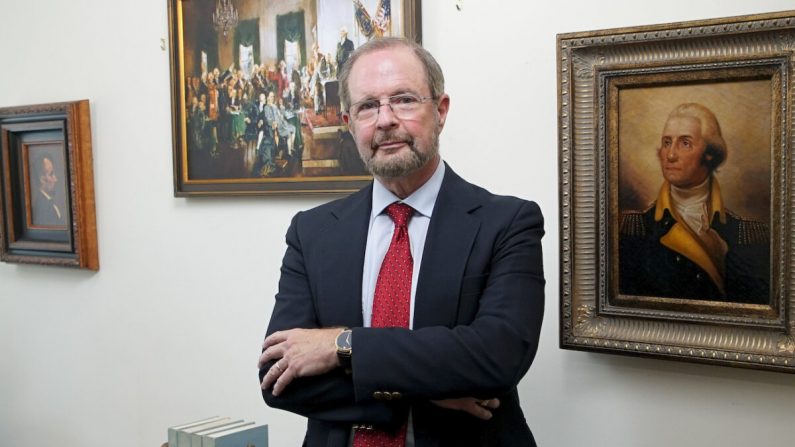 Robert Epstein, chercheur principal en psychologie à l'Institut américain de recherche comportementale et de technologie et ancien rédacteur en chef de la revue Psychology Today, à Washington le 4 septembre 2019. (York Du/NTD)