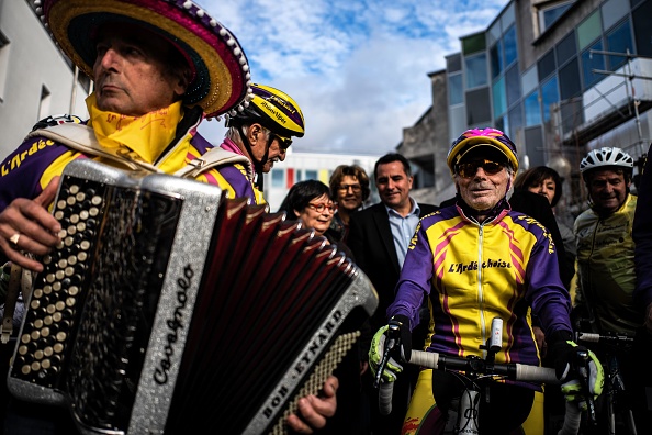 En 2018, Robert Marchand était encore remonté sur son vélo à l'occasion de son 107e anniversaire. (JEFF PACHOUD/AFP via Getty Images)