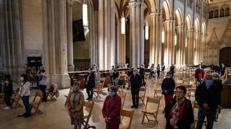 Cérémonies religieuses à 30 personnes : le Conseil d’État ordonne au gouvernement de revoir son décret