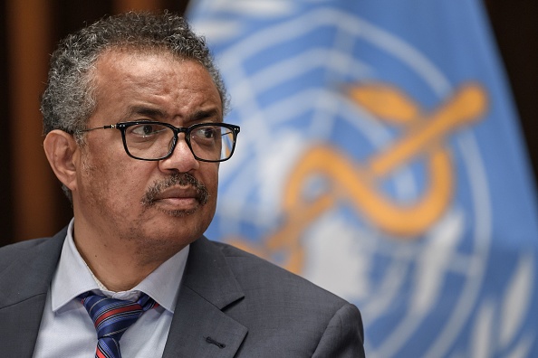 Tedros Adhanom Ghebreyesus a annoncé dans un tweet qu'il s'était placé en quarantaine après avoir été en contact avec une personne testée positive. (Photo : FABRICE COFFRINI/POOL/AFP via Getty Images)