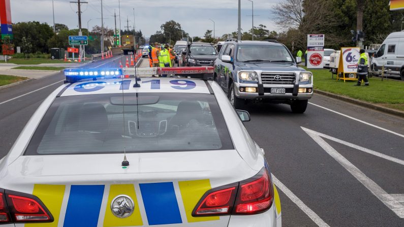 Voiture de police en Nouvelle-Zélande. (Photo : DAVID ROWLAND/AFP via Getty Images)