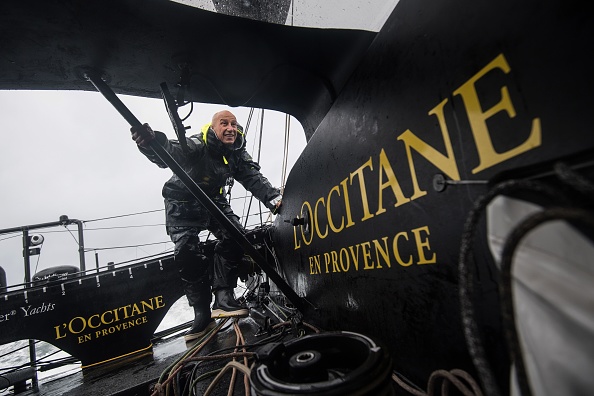 -Le skipper français Armel Tripon navigue sur son monocoque Imoca 60 « occitane en Provence », le 25 août 2020, au large de La Trinite-sur-Mer, avant de prendre le départ du Vendée Globe autour du monde en solo course de voile le 8 novembre. Photo Loic Venance / AFP via Getty Images.