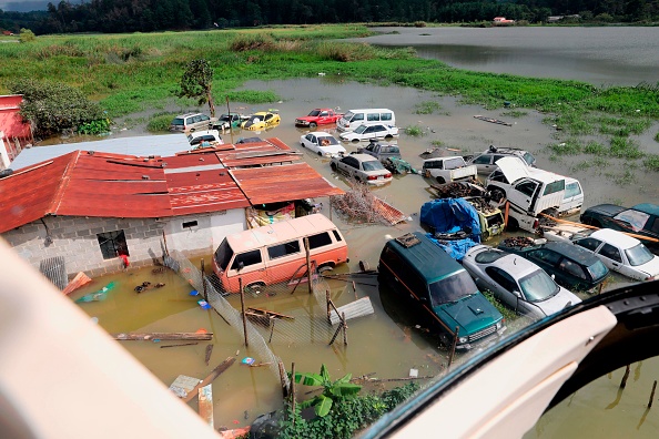 -Après le passage de l'ouragan Eta qui a fait de nombreux morts, le Guatemala fait appel à l’aide internationale. Photo par Esteban Biba / POOL / AFP via Getty Images.