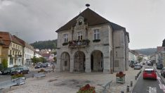 Doubs : atteint de la maladie de Parkinson, il fabrique une maquette recréant le centre-ville de Maîche