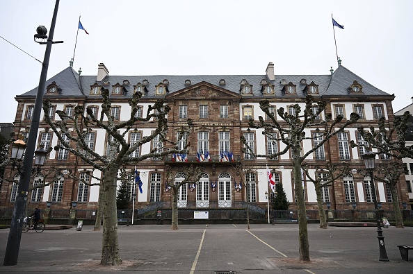 Une photo prise le 23 janvier 2020 montre la façade de l'hôtel de ville de Strasbourg, dans l'est de la France.  (FREDERICK FLORIN/AFP via Getty Images)