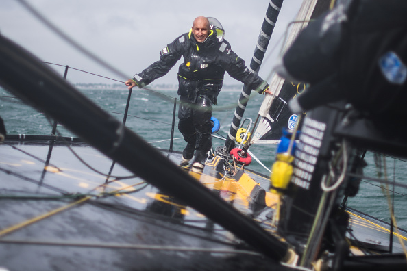 -Le skipper français Armel Tripon navigue sur son monocoque Imoca 60 "L'Occitane en Provence", le 25 août 2020, au large de La Trinite-sur-Mer. Photo Loïc Venance / AFP via Getty Images.