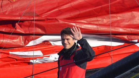 Vendée Globe: foil endommagé, Simon va se mettre à l’abri