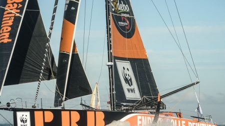 [Vidéo] Vendée Globe: après un naufrage éclair, Kevin Escoffier récupéré sain et sauf par Jean Le Camp