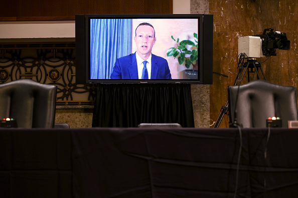 Le PDG de Facebook, Mark Zuckerberg, témoigne à distance lors d'une audience du Comité judiciaire du Sénat sur la censure liée aux élections présidentielles,  le 17 novembre 2020 à Washington, DC. (Photo : Hannah McKay-Pool/Getty Images)