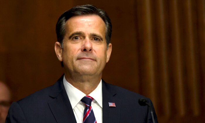 John Ratcliffe siège lors d'une audition de nomination à la commission sénatoriale du renseignement au bâtiment Dirksen du bureau du Sénat sur la colline du Capitole à Washington le 5 mai 2020. (Gabriella Demczuk-Pool/Getty Images)