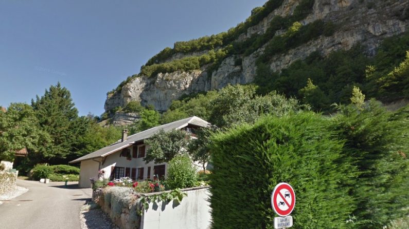 Cette maison est la seule à être touchée par l'avis d'expropriation, délivré le 24 décembre à 18h. (Capture d'écran/Google Maps)