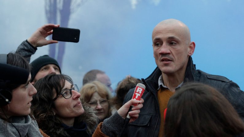 Christophe Dettinger ancien boxeur professionnel à sa sortie de la prison de Fleury-Merogis, le 20 février 2019, à Fleury-Merogis. (Photo : GEOFFROY VAN DER HASSELT/AFP via Getty Images)