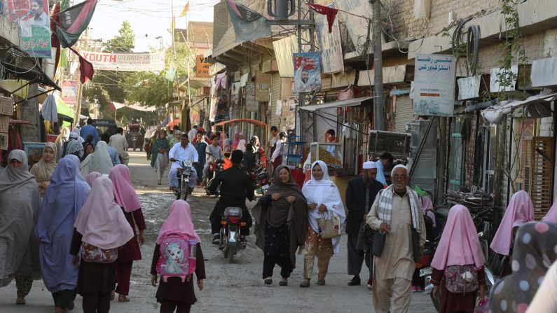 -La minorité chiite Hazara dans la ville du sud-ouest de Quetta au Pakistan sont massacrés par des militants sectaires car les autorités sont incapables d'arrêter les tueries. Photo Banaras Khan / AFP via Getty Images.