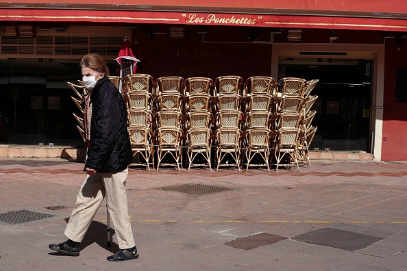 Les secteurs le plus touchés par la pandémie du Covid-19 sont ceux des activités d’hébergement et de restauration. (Photo : VALERY HACHE/AFP via Getty Images)