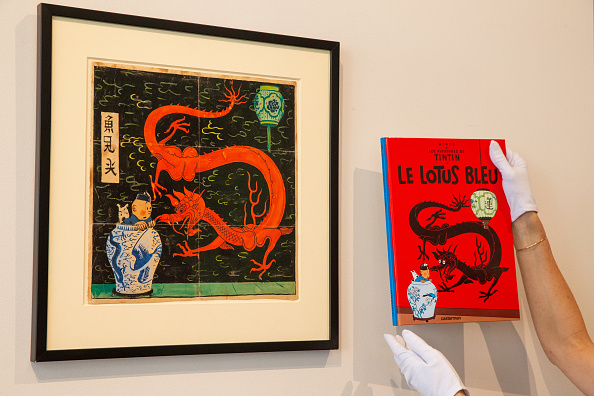 "Le Lotus Bleu", célèbre bande dessinée de  Tintin de Hergé, à la galerie Artcurial de Bruxelles. (Photo : NICOLAS MAETERLINCK/BELGA MAG/AFP via Getty Images)