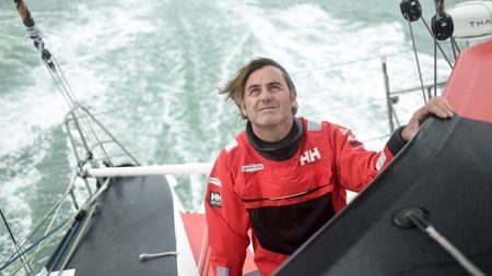 Vendée Globe: sorti de l’anticyclone, Bestaven tient tête à Dalin