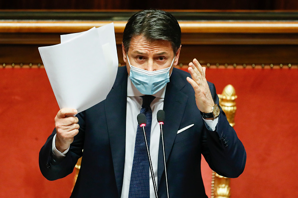 Le Premier ministre italien Giuseppe Conte répond aux questions avant un vote de confiance au Sénat le 19 janvier 2021 au Palazzo Madama à Rome.  (Photo : YARA NARDI/POOL/AFP via Getty Images)