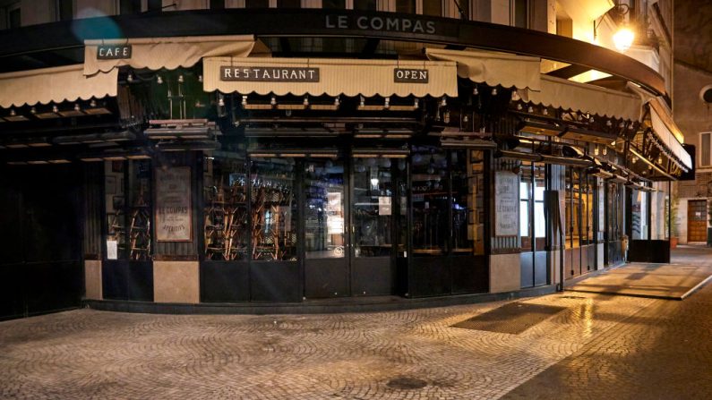 Un restaurant fermé à Paris. Photo d'illustration (Crédit photo Kiran Ridley/Getty Images)