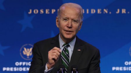 Joe Biden va publier un décret mettant fin à la construction du mur frontalier