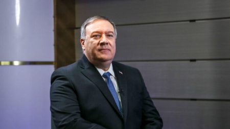 Pompeo affirme que l’interdiction de Twitter sur Donald Trump est « anti-américaine », et la compare à la censure du PCC