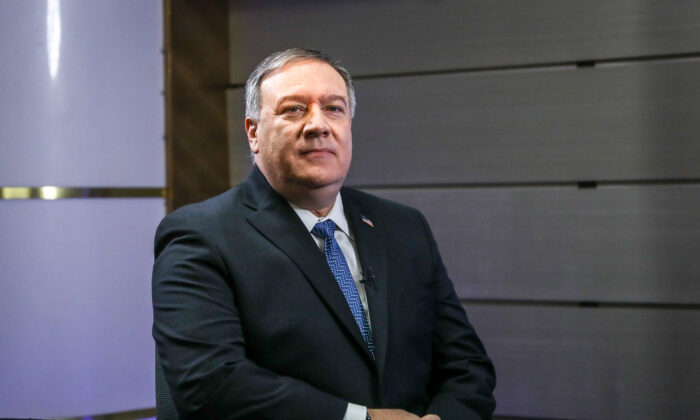 Le secrétaire d'État Mike Pompeo au ministère des Affaires étrangères à Washington le 4 janvier 2021. (Charlotte Cuthbertson/Epoch Times)