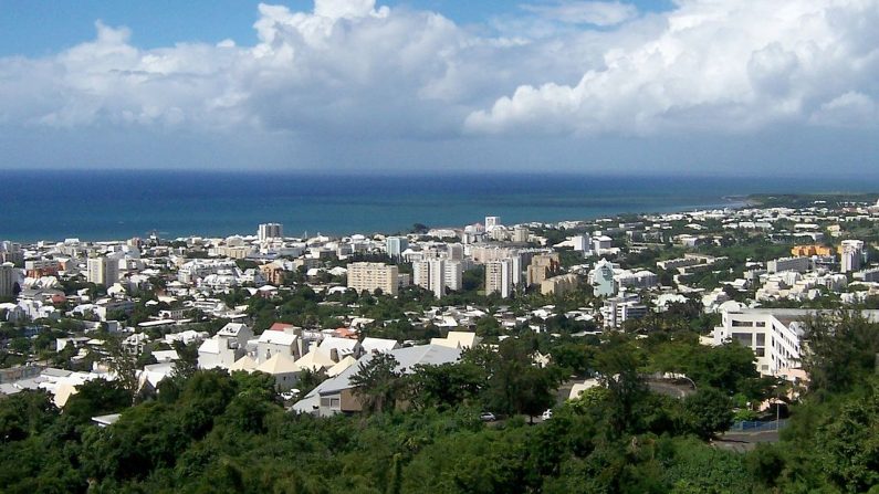 Saint-Denis - Commune à La Réunion - Wikipédia, Photo de B.navez. « Travail personnel » supposé (étant donné la revendication de droit d’auteur), CC BY-SA 3.0, https://commons.wikimedia.org/w/index.php?curid=654062