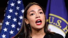 Alexandria Ocasio-Cortez se défend après avoir été accusée d’avoir exagéré le « traumatisme » lors de la prise d’assaut du Capitole