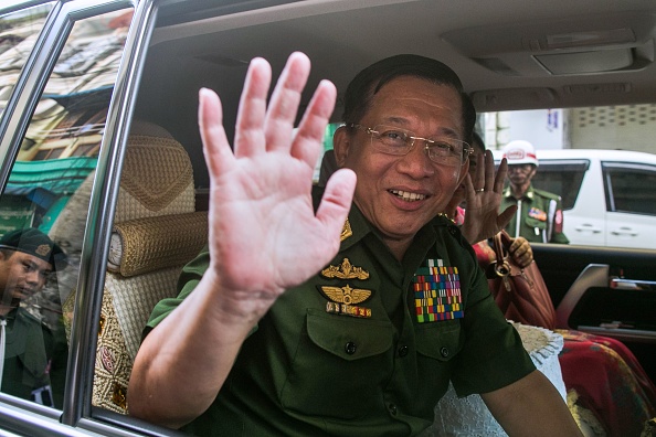 -Le commandant en chef du Myanmar, le général Min Aung Hlaing s’est emparé du pouvoir. Photo de Sai Aung Main / AFP via Getty Images.