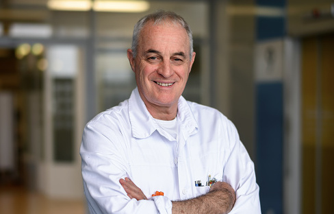 L' épidémiologiste Didier Pittet. (Photo : FABRICE COFFRINI/AFP via Getty Images)