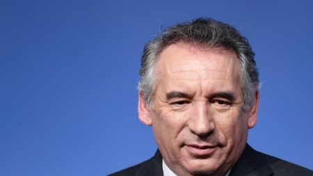 « 4000 euros par mois, pour moi, c’est les classes moyennes », estime François Bayrou